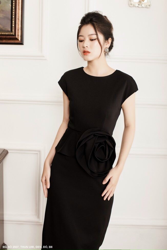 Đầm Ôm Đính Hoa Hồng - D2507